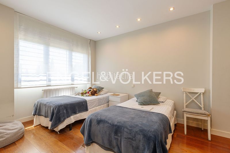 Foto 4395a5fb-2b3e-4ecd-95a2-e52dac84d7d1. Casa amb calefacció aparcament a Aravaca Madrid