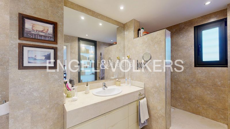 Foto 48c76884-9260-43d2-a3c0-63c91b7b9106. Casa amb calefacció aparcament a Aravaca Madrid