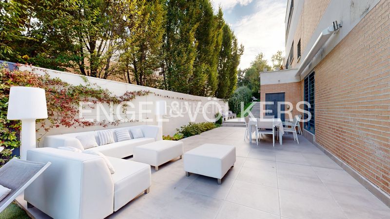 Foto 65a93f44-beae-4436-8ff8-515298faa1fe. Casa amb calefacció aparcament a Aravaca Madrid