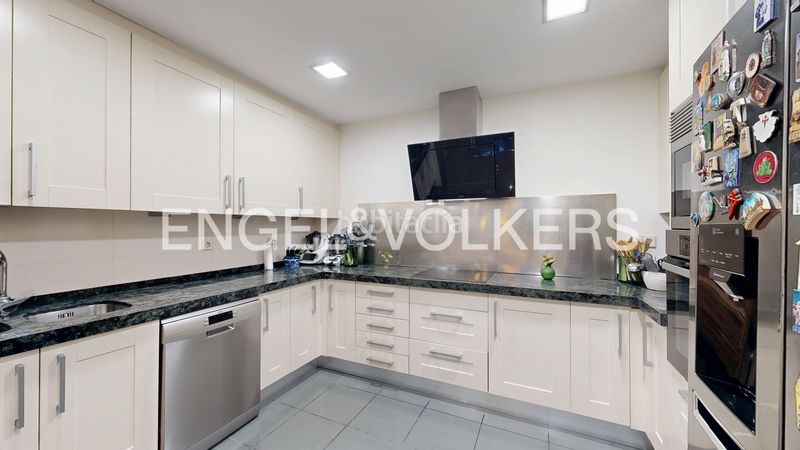 Foto 761e89cd-5482-4bc5-9afa-e2083619a47d. Casa amb calefacció aparcament a Aravaca Madrid