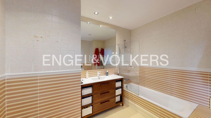 Foto f9e7e11e-39e5-4cf5-b673-f08553db25e7. Casa amb calefacció aparcament a Aravaca Madrid