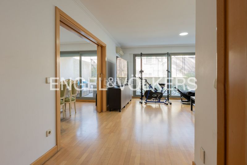 Foto 40596ebf-72e9-4fb8-a535-2767b963c956. Casa amb calefacció aparcament piscina a Hispanoamérica-Bernabéu Madrid
