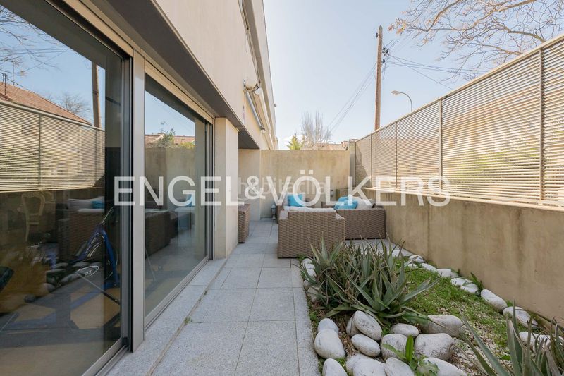 Foto fe398941-fa9e-4cb4-837b-b5d2c8f67cb9. Casa amb calefacció aparcament piscina a Hispanoamérica-Bernabéu Madrid