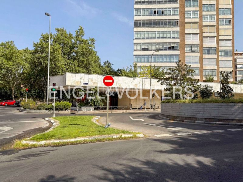 Foto 64c8e1f4-a4d9-4c8c-ad6c-f42dff4e22f0. Pis amb calefacció a El Viso Madrid