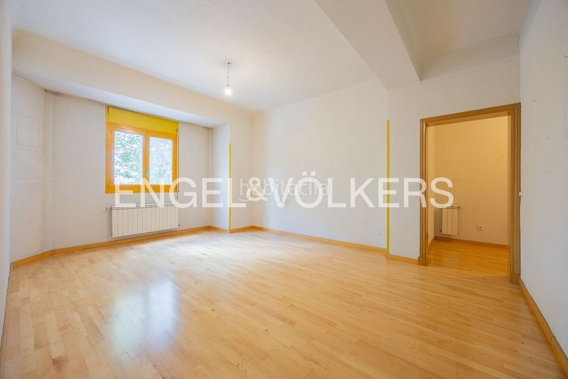 Foto c6d120c2-a7de-4661-a6f1-65fc89653e96. Pis amb calefacció a El Viso Madrid