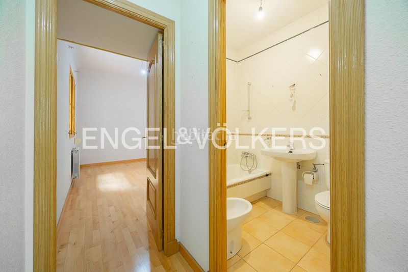 Foto ecfc3681-e926-4acd-b48f-ff8f39628b0d. Pis amb calefacció a El Viso Madrid