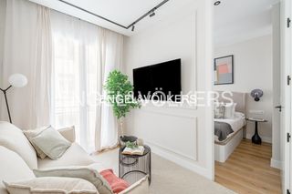 Location Appartement  Pasaje de montesa. Estupendo piso reformado en lista