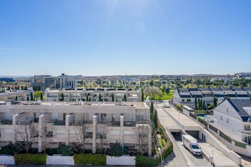 Foto 3221d338-f677-4d7c-9724-f80218f34b5e. Pis amb calefacció aparcament piscina a Palomas Madrid