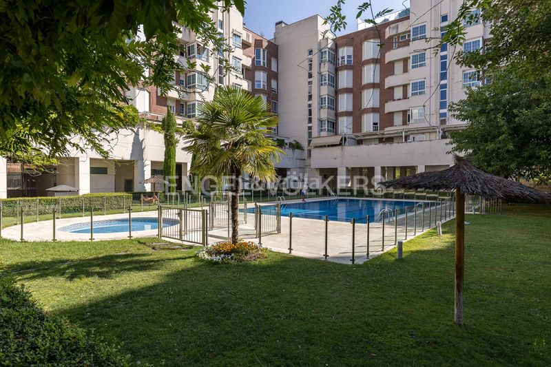 Foto 5dc6f52e-4b04-40e9-93cc-5226f2bd7ece. Pis amb calefacció aparcament piscina a Palomas Madrid