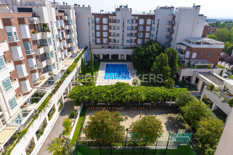 Foto d18bb2ed-93e3-4ff2-9089-7bc4a4711dfa. Pis amb calefacció aparcament piscina a Palomas Madrid