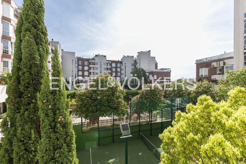 Foto b43606c7-f94c-402b-8e60-66bea6eecb67. Pis amb calefacció aparcament piscina a Palomas Madrid