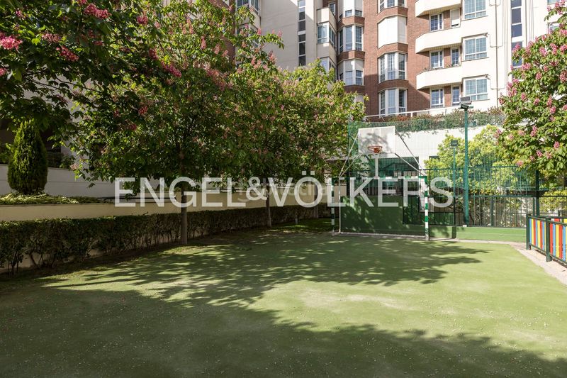 Foto fec222d0-ef22-4be4-9861-c0a8b56622dd. Pis amb calefacció aparcament piscina a Palomas Madrid