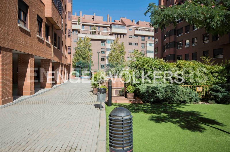 Foto a11310a1-7389-4bff-94e5-168d9f64ad0b. Pis amb calefacció aparcament piscina a Sanchinarro Madrid