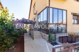 Casa a schiera in Zarzalejo. Chalet pareado en zarzalejo