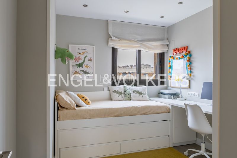 Foto 020940e5-a063-4d08-8165-d2c6aba4927a. Àtic amb calefacció aparcament piscina a Sanchinarro Madrid