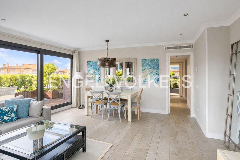 Foto 059c0e29-49ff-49da-b491-994350894f62. Àtic amb calefacció aparcament piscina a Sanchinarro Madrid