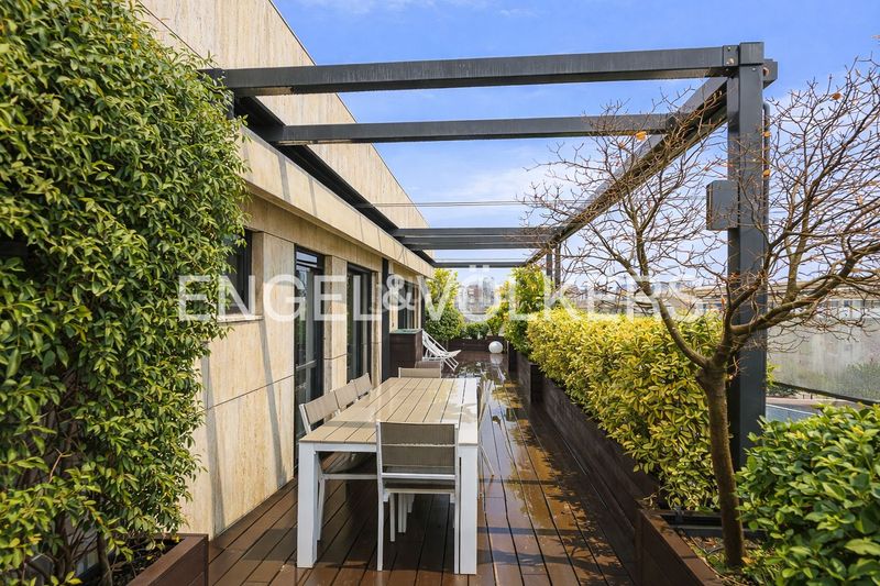 Foto 1b6b1ee7-63d1-4a1b-bbf4-68e94e911772. Àtic amb calefacció aparcament piscina a Sanchinarro Madrid