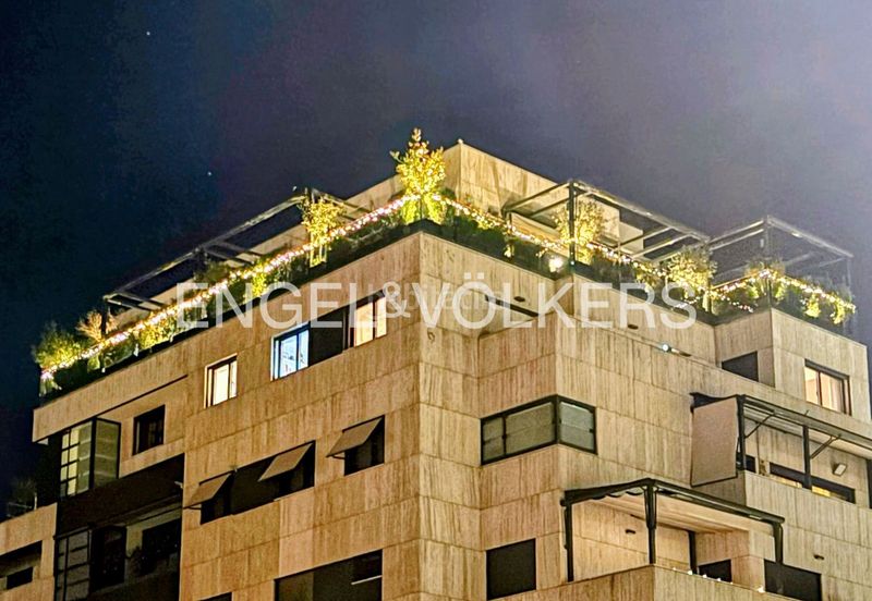 Foto a5df3362-45ce-4913-ac12-c2fe0365d3f9. Àtic amb calefacció aparcament piscina a Sanchinarro Madrid