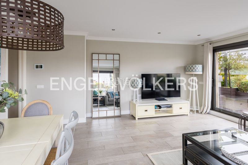 Foto add6c7d2-47ec-4941-8b45-60a9ac3053ec. Àtic amb calefacció aparcament piscina a Sanchinarro Madrid