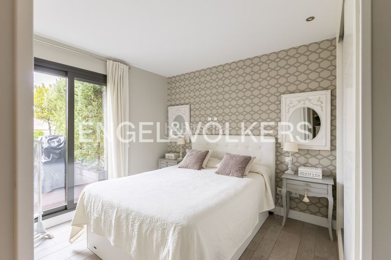 Foto c904d6ca-a399-4045-8726-340d786f4a32. Àtic amb calefacció aparcament piscina a Sanchinarro Madrid