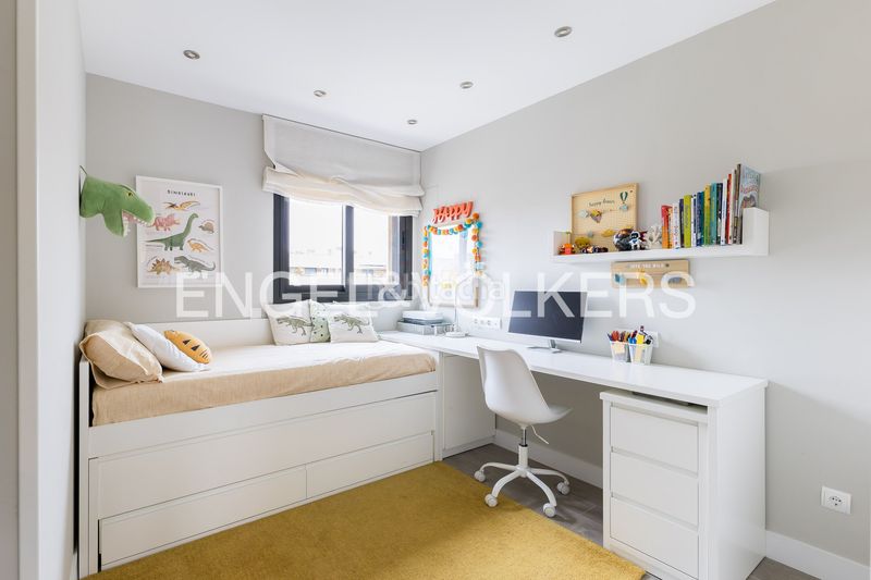 Foto dad65d91-65a1-4b24-9ab5-b548e9742dc3. Àtic amb calefacció aparcament piscina a Sanchinarro Madrid