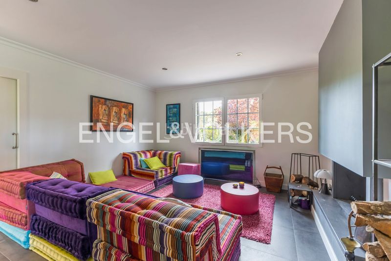 Foto 4ca683a7-1803-4372-ba34-6bd99ac76f49. Casa amb calefacció aparcament piscina a urbanización La Moraleja La Moraleja