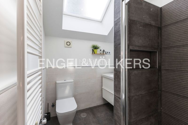Foto 98f8727e-d1d4-4285-b8e4-f71844ff75a4. Casa amb calefacció aparcament piscina a urbanización La Moraleja La Moraleja