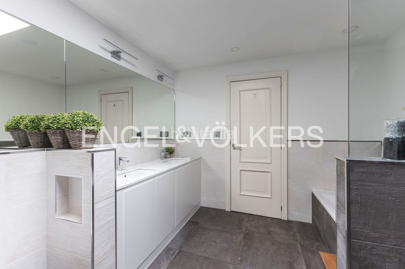 Foto aa724cee-0c92-4006-b899-fb2f113b39f8. Casa amb calefacció aparcament piscina a urbanización La Moraleja La Moraleja