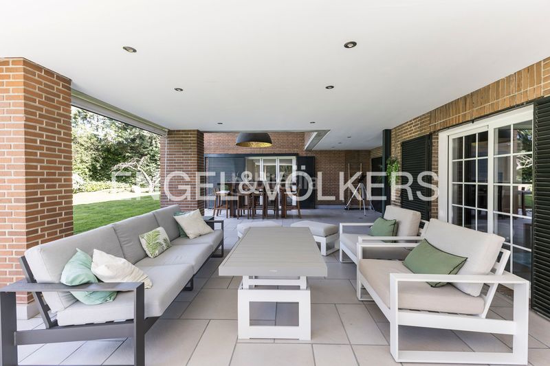 Foto dbeb6043-1831-47f8-8355-709a92eadfcd. Casa amb calefacció aparcament piscina a urbanización La Moraleja La Moraleja