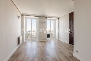 Location Appartement  Paseo de la infanta isabel. Luminoso piso con vistas despejadas a pasos del retiro y atocha