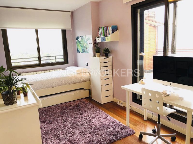 Foto 192db80d-dae4-4201-9497-aee4e4acd891. Àtic amb calefacció aparcament piscina a Castilla Madrid