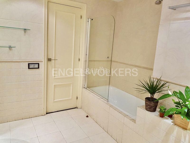 Foto 44dbfcff-8219-435d-98ab-de9302e4da86. Àtic amb calefacció aparcament piscina a Castilla Madrid