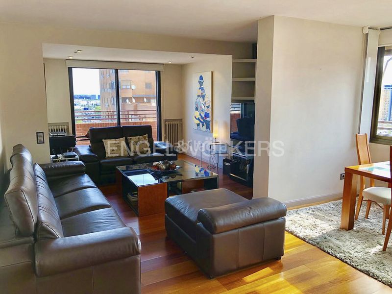 Foto 8cdf5566-f81c-4b3a-bc3b-6987cddc6632. Àtic amb calefacció aparcament piscina a Castilla Madrid