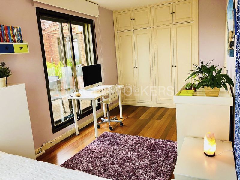 Foto daf6a9a0-5e7d-4bd7-952b-41b445d23b55. Àtic amb calefacció aparcament piscina a Castilla Madrid