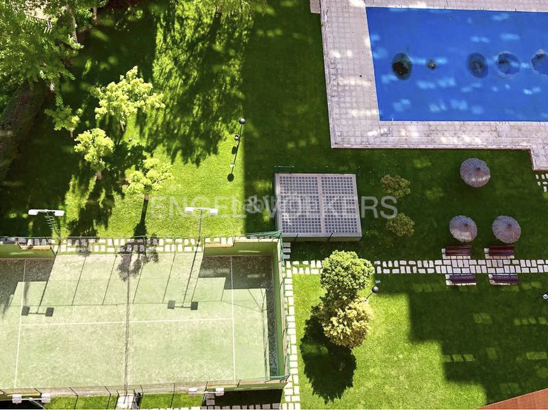 Foto e934e1b4-84b6-485c-93a6-fd29decec503. Àtic amb calefacció aparcament piscina a Castilla Madrid