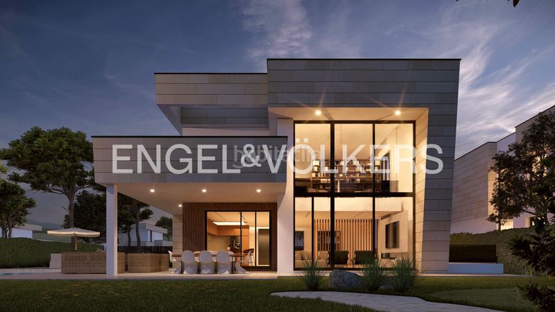 Foto bca86c10-a24c-4cc0-ba60-b3235816e9df. Casa amb calefacció aparcament piscina a Aravaca Madrid