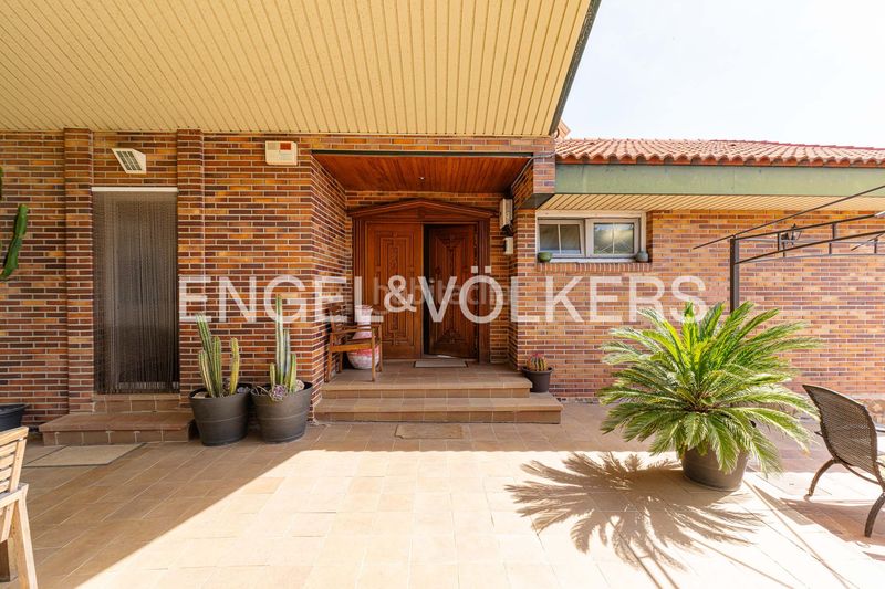 Foto 25be7c92-961b-4816-a8b8-ee38e969b756. Casa amb calefacció aparcament piscina a La Canaleja Galapagar