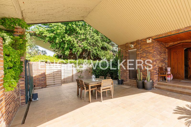 Foto 2fe22759-f892-47f0-91c7-c4e47c6bd865. Casa amb calefacció aparcament piscina a La Canaleja Galapagar