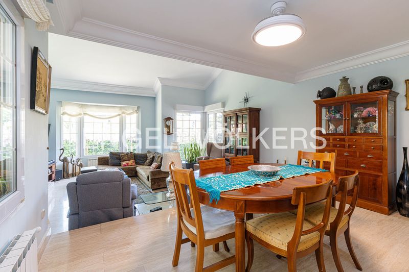 Foto 38c4cb52-43ca-483d-bfba-2d376013d938. Casa amb calefacció aparcament piscina a La Canaleja Galapagar