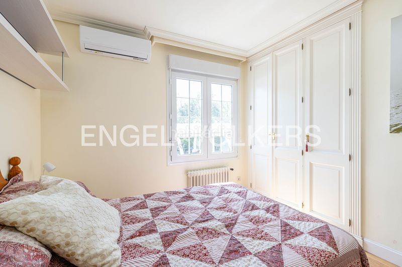 Foto 69664c85-24b2-4000-b3b4-92d71337e704. Casa amb calefacció aparcament piscina a La Canaleja Galapagar