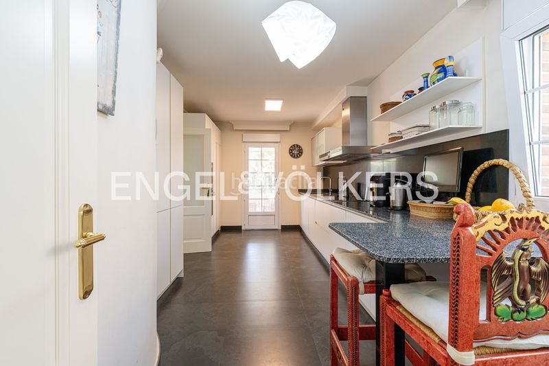 Foto 74142338-806c-4261-8668-aa5b43855603. Casa amb calefacció aparcament piscina a La Canaleja Galapagar