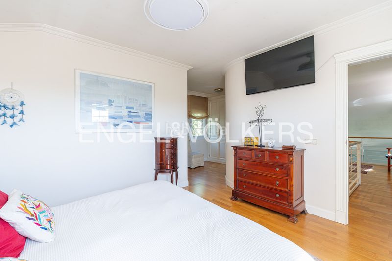 Foto ae61b600-3c5c-4998-a60a-d9a9c6e16dd0. Casa amb calefacció aparcament piscina a La Canaleja Galapagar