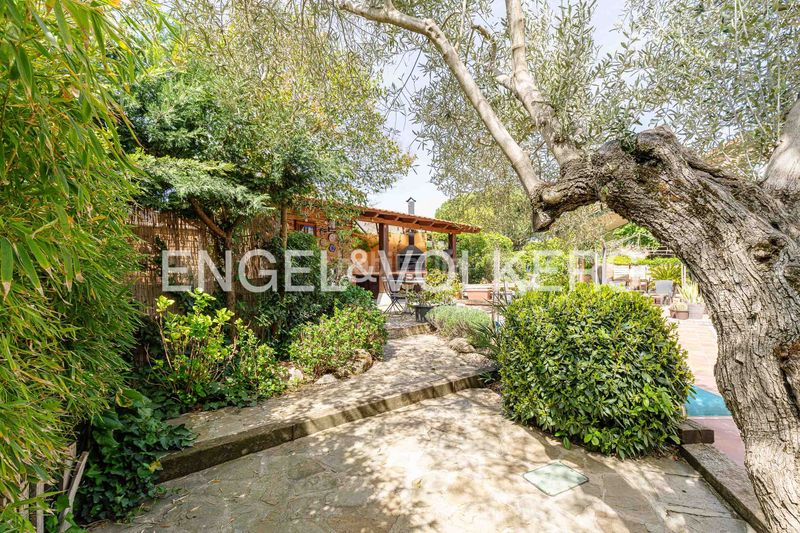 Foto b56757d1-303a-4375-8509-80d3e62f75a3. Casa amb calefacció aparcament piscina a La Canaleja Galapagar