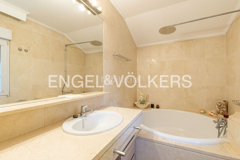 Foto ba3427d5-1b7e-431e-8f8c-5eff7e100615. Casa amb calefacció aparcament piscina a La Canaleja Galapagar