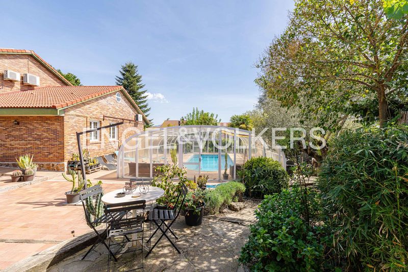 Foto c6805af6-cccf-43ef-bde3-90515e566a6e. Casa amb calefacció aparcament piscina a La Canaleja Galapagar