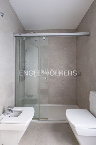 Foto f2560680-4b53-4d88-8720-db6db9003aac. Casa adossada amb calefacció aparcament piscina a Madrid