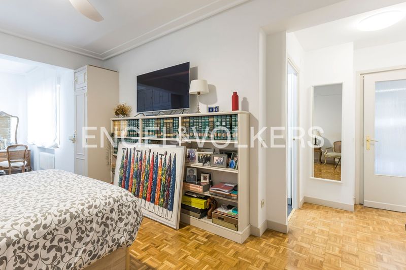 Foto eb65d603-1cd0-4166-afb9-c2f8254d7faf. Pis amb calefacció a Pacífico Madrid