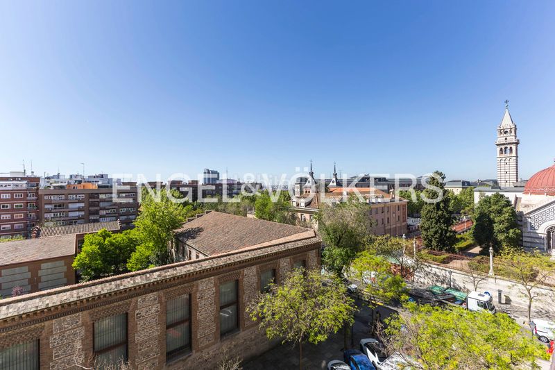 Foto f0f43596-d7a6-4766-a5f9-ad47fc43c918. Pis amb calefacció a Pacífico Madrid