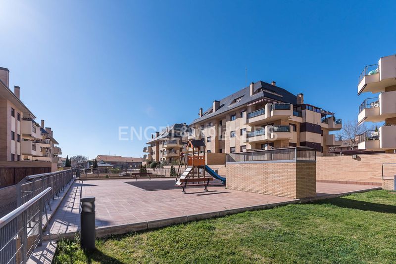 Foto 410fea23-2bb0-46ba-9b5a-c427d88a8691. Apartament amb calefacció aparcament piscina a Viñas Viejas Boadilla del Monte