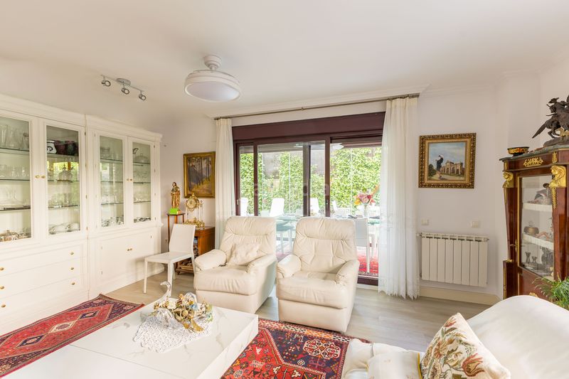 Foto 7873e6d7-db75-40d2-b73d-6e586bba621b. Apartament amb calefacció aparcament piscina a Viñas Viejas Boadilla del Monte